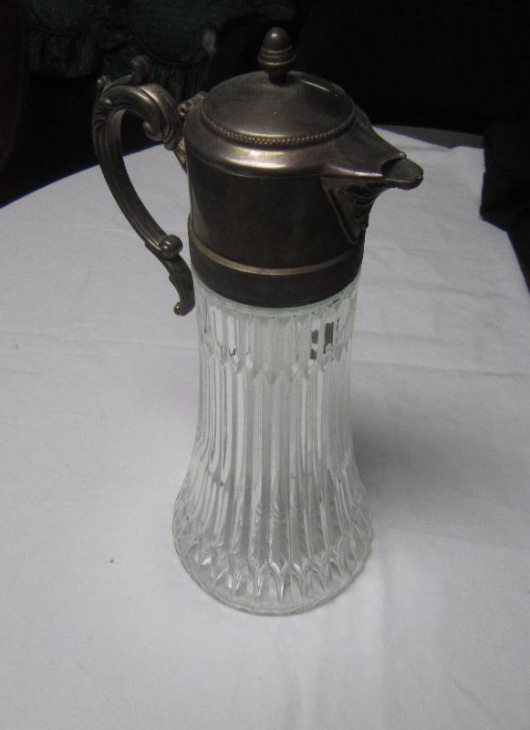 lot 64 image: Silverplated Water Pitcher with Ice container - Old Very Unique 15T