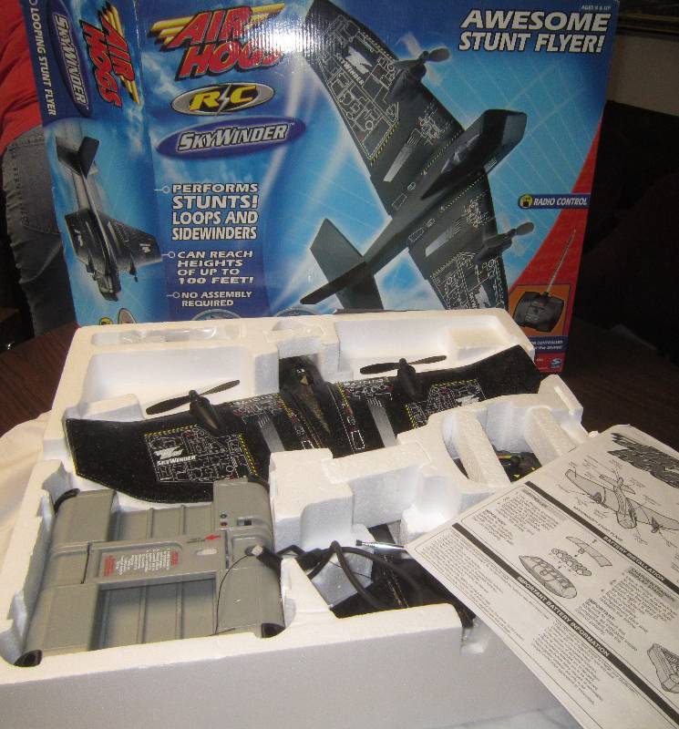 lot 99 image: Radio Controlled Sky Winder Air Hogs Plane with Remote Control like NEW