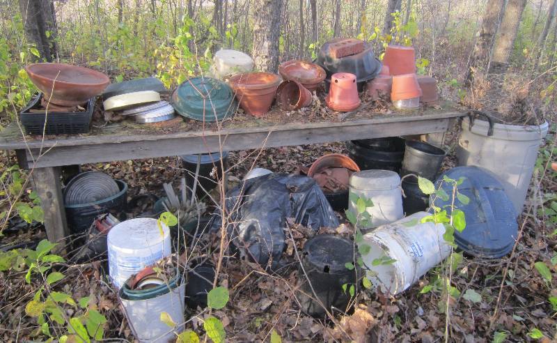 lot 113 image: Buckets, Pots, ETC