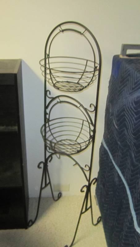 lot 117 image: Black Wrought Iron Fruit Basket Stand
