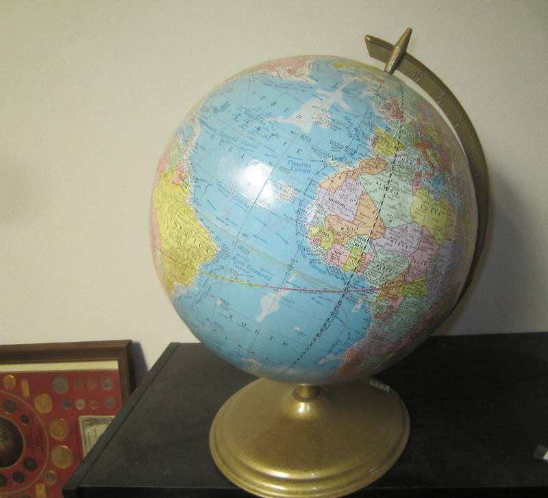 lot 119 image: Globe