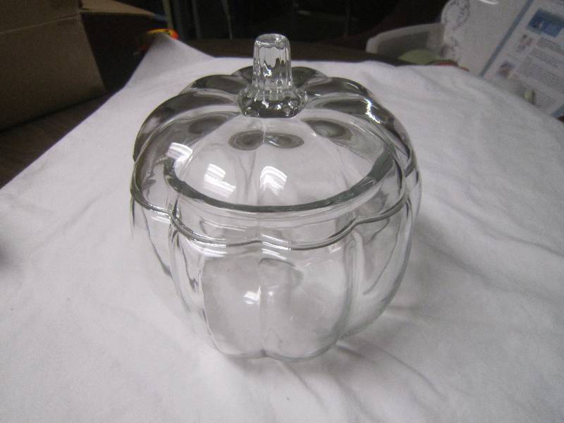 lot 90 image: Covered Glass Cookie or Candy Jar