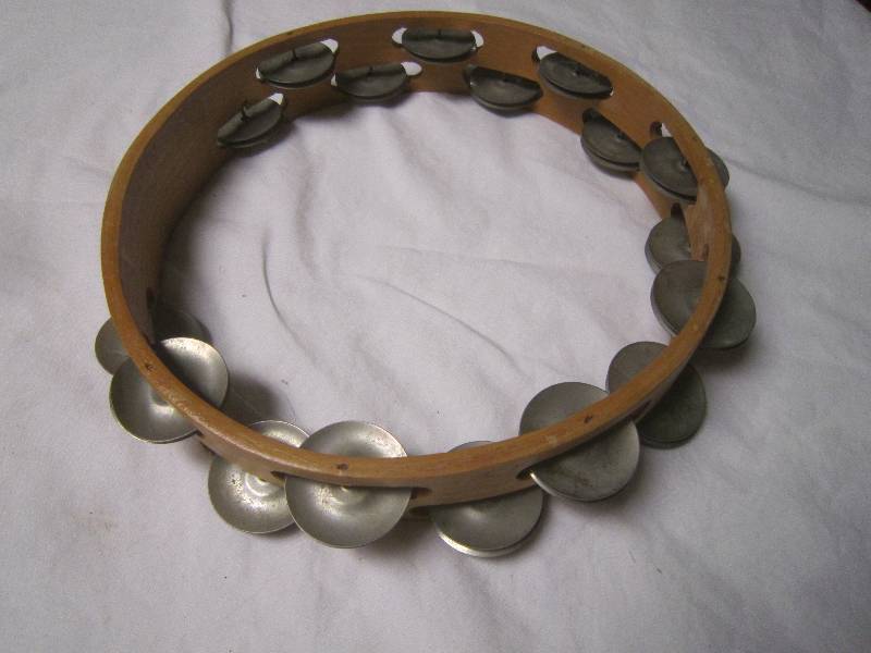 lot 123 image: Tamborine