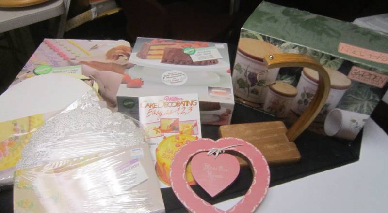 lot 138 image: LOT - Canister Set, Revolving Cake Plate, Cake Circles, Decorating Kit, Banana Set, ETC