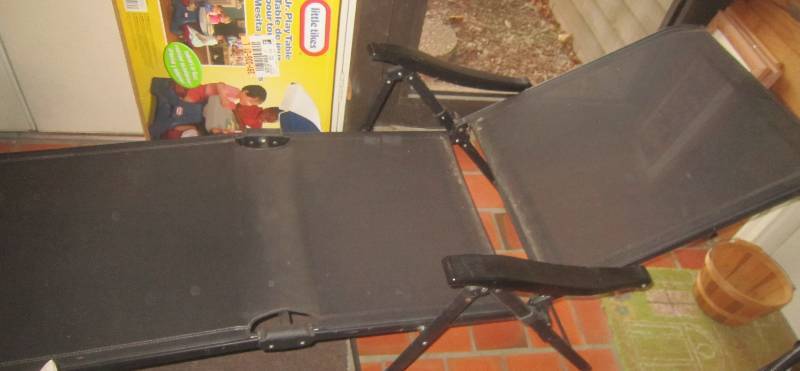 lot 181 image: Large Outdoor Patio Chair