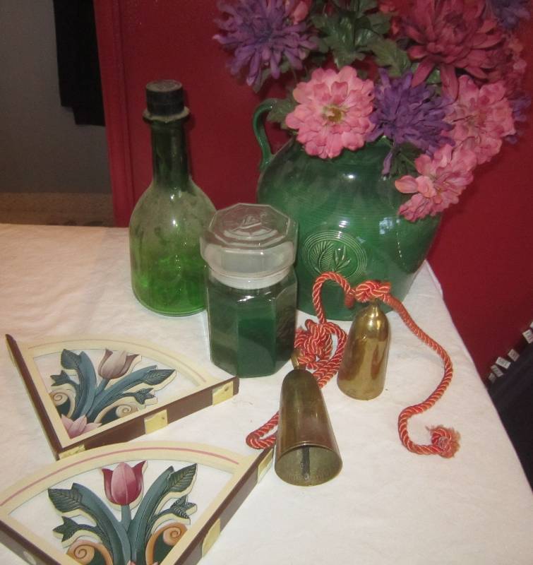 lot 182 image: LOT - Large Pot, Candle, Corner Pieces, Brass Christmas Bells, ETC
