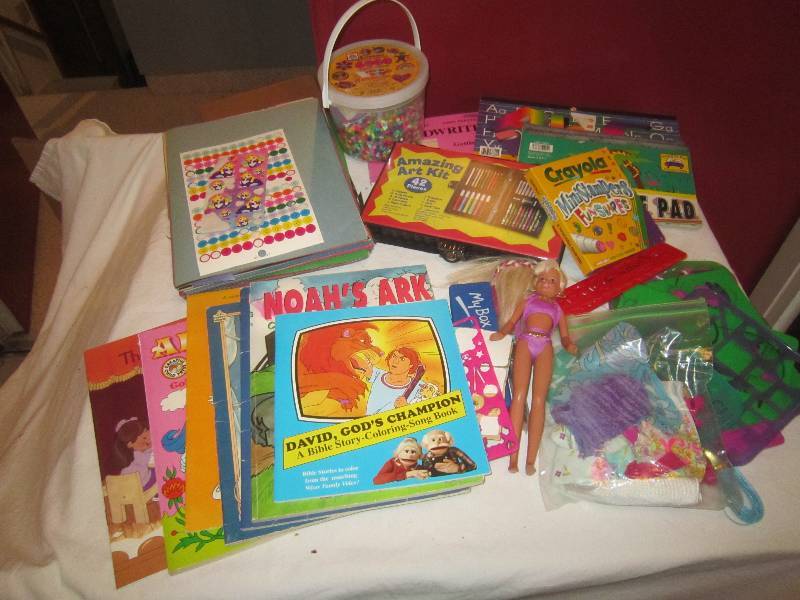 lot 191 image: LOT - Crafts Beads, Paper, Art Kit, Stampers, Pads, Markers, Stencils, ETC