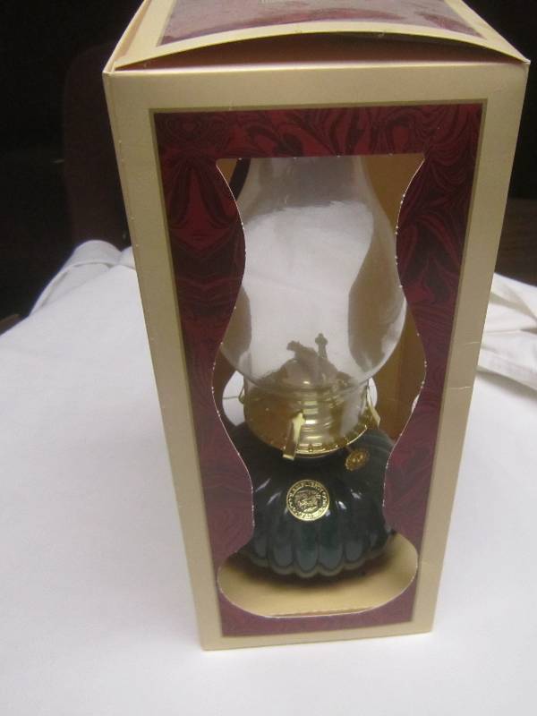 lot 118 image: Oil Lamp in Box