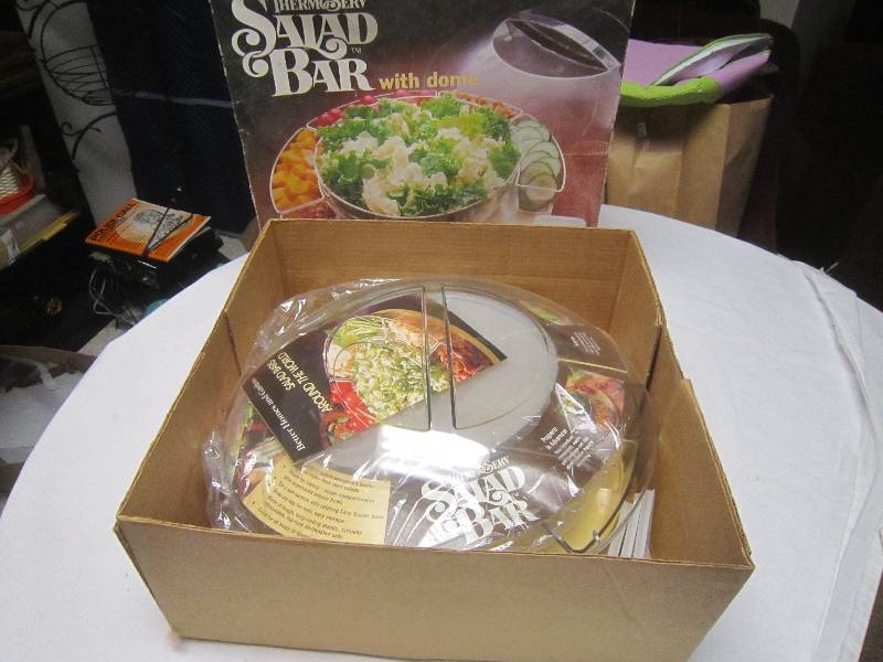 lot 218 image: Salad Bar with Box