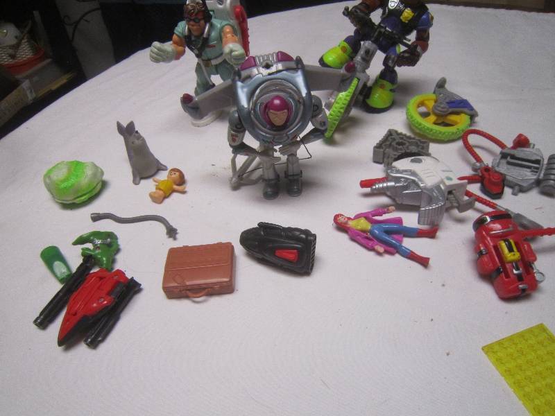 lot 228 image: LOT - Toys