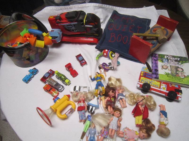 lot 230 image: LOT - Toys