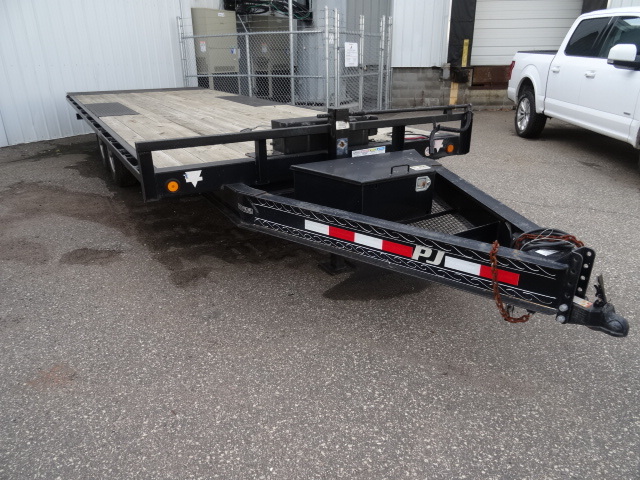 lot 1 image: 2009 PJ Tilt Bed Trailer