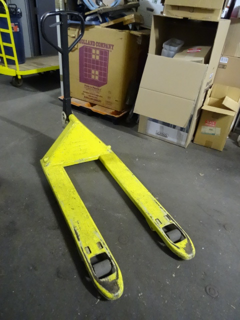 lot 2 image: Heavy Duty Pallet Jack Works