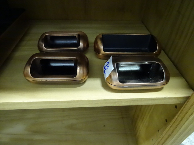 lot 22 image: Eldon Emphasis 6000 Paper Clip Holder