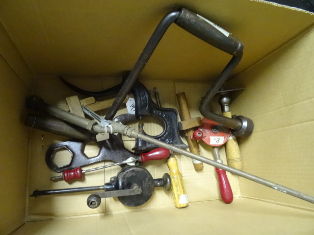 lot 31 image: Box of Misc Vintage Tools