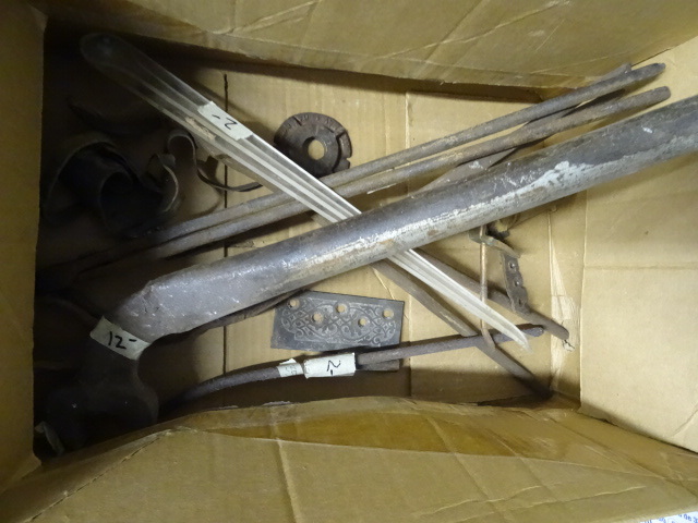 lot 33 image: Box of Misc Tools and Misc Items