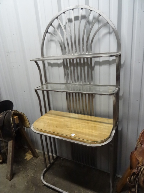 lot 50 image: Bakers rack.