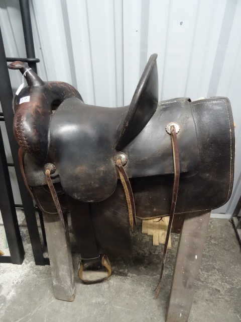 lot 52 image: RT Frazier Vintage Leather Saddle,