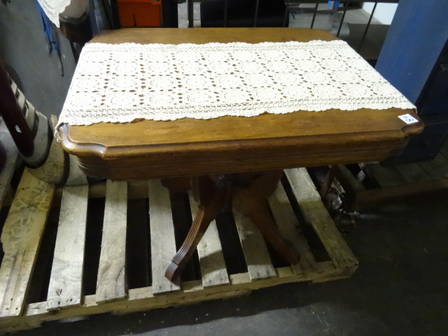 lot 68 image: Antique Wood Table