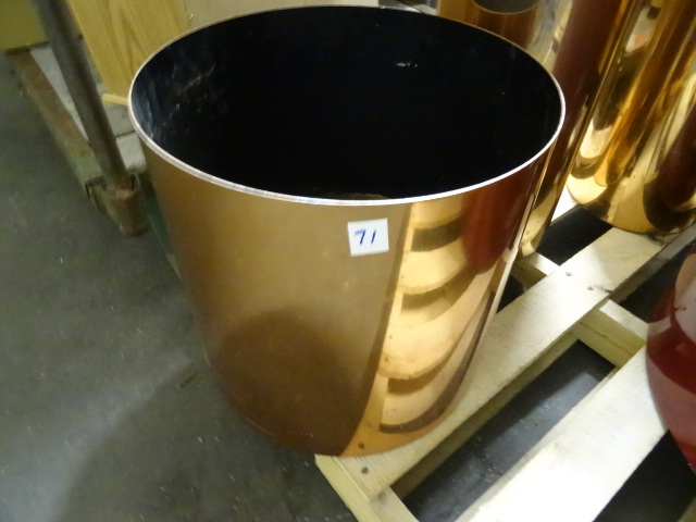 lot 71 image: Habitat International Aluminum