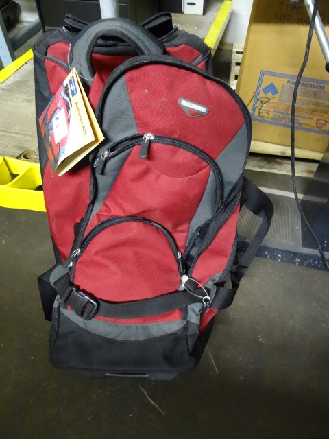 lot 83 image: Dockers Authentic H25 Duffle Bag
