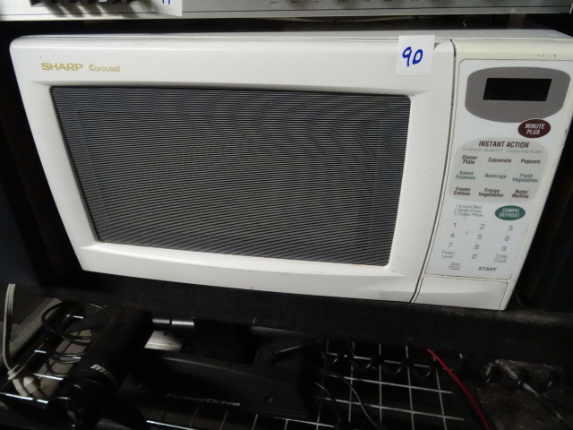 lot 90 image: Sharp Carousel Microwave
