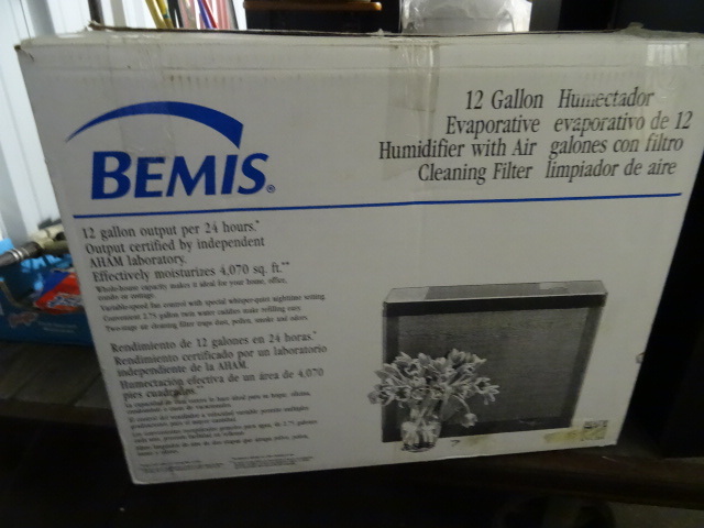 lot 102 image: Bemis 12 Gallon Humidifier