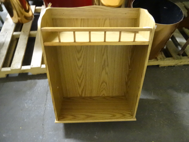 lot 119 image: Wall Hanging Shelf Unit