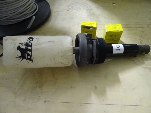 lot 132 image: D T Systems Bird Dog Training Launcher.