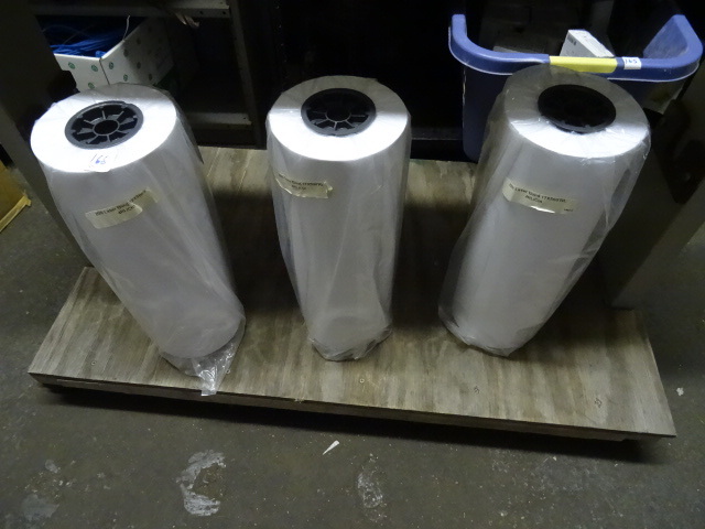 lot 166 image: 20 Lb. Laser Bond 17 X 500