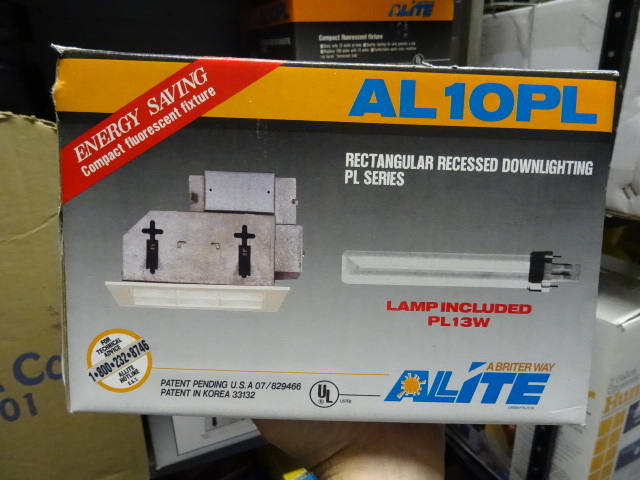 lot 172 image: Alite Compact Fluorescent Fixture