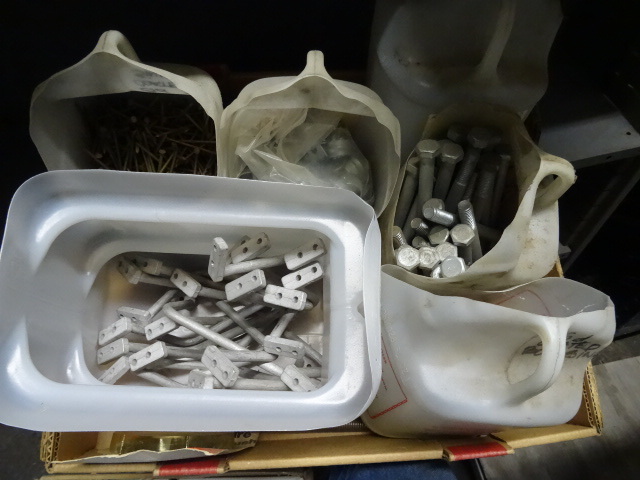 lot 175 image: Misc Hardware