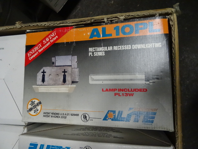 lot 179 image: Alite Compact Fluorescent Fixture