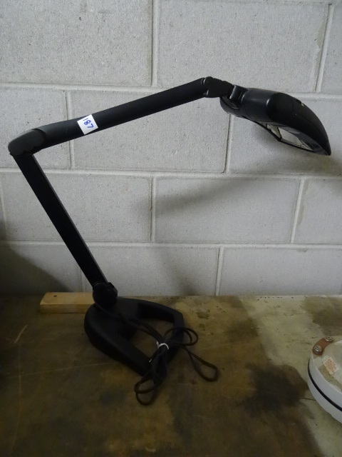 lot 188 image: Luxo Weighted Base Desk Lamp