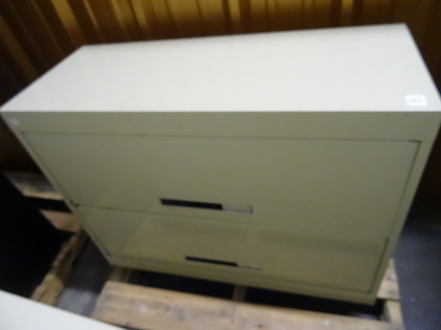 lot 263 image: 37 Metal 2 Drawer Lateral File