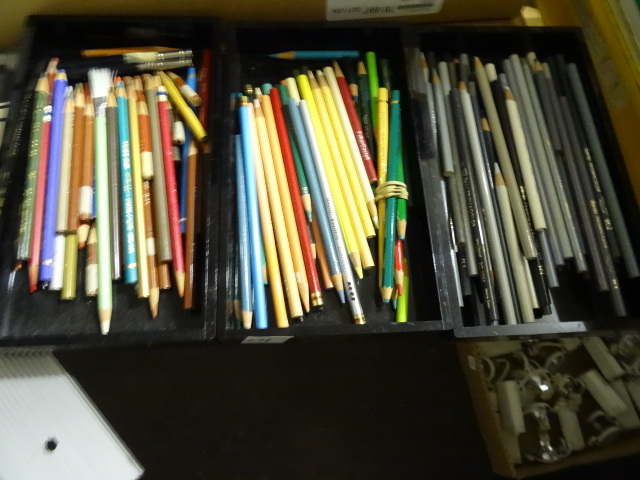 lot 271 image: 3 Trays of Colored Pencils