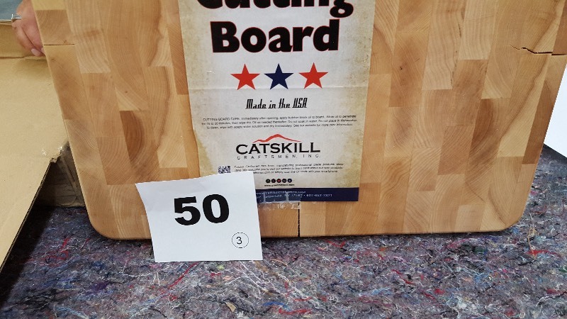 lot 50 image: Catskill Craftsmen Hardwood Cutting Board