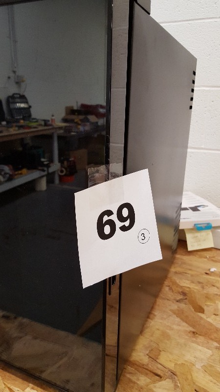 lot 69 image: Avanti 16-Bottle Wine Cooler