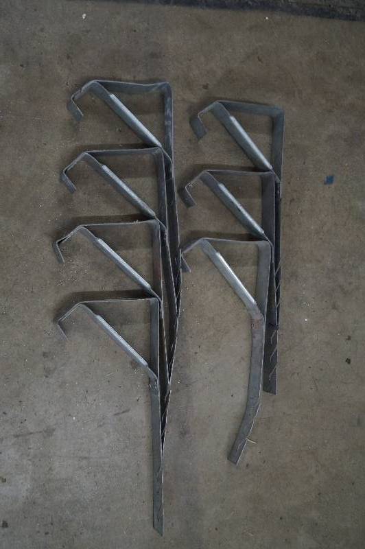 Roof bracket scaffold