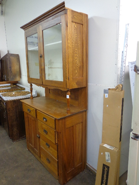lot 4 image: Old 2 Piece Oak Hutch