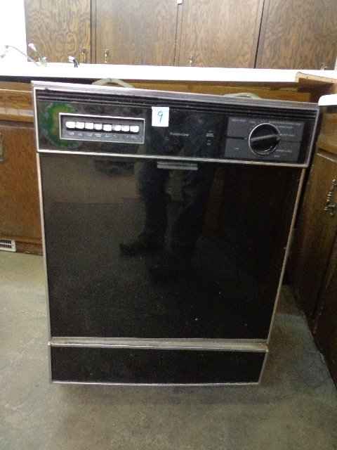 lot 9 image: Kenmore Undercounter Dish Washer