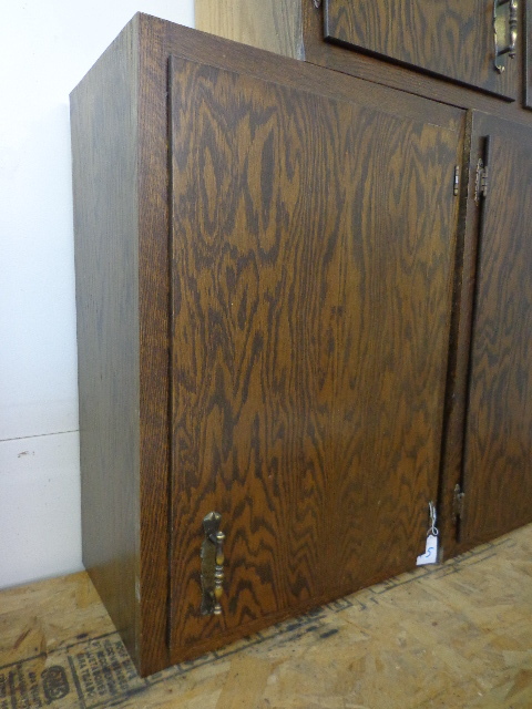 lot 15 image: Oak Cabinets