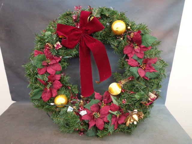 lot 26 image: Christmas Wreath