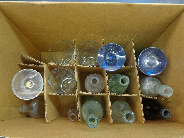 lot 33 image: Glass & Glasses