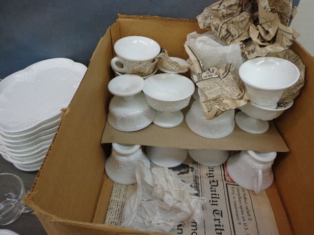 lot 35 image: Dishes