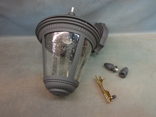lot 38 image: Porch Light