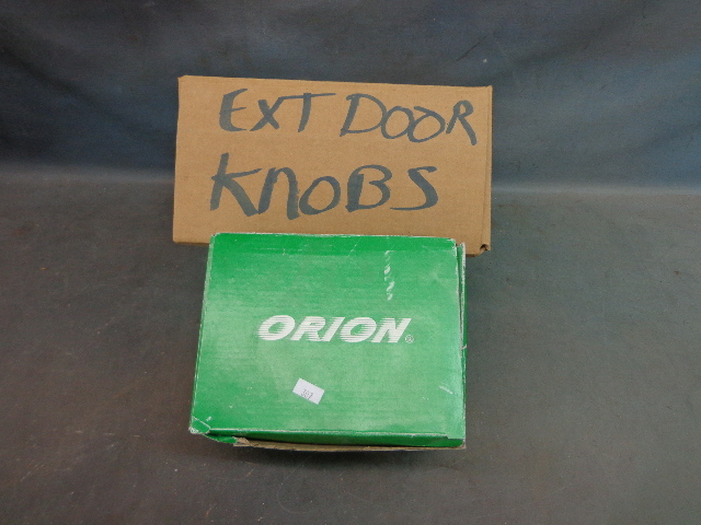 lot 40 image: Door Knobs