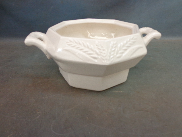 lot 44 image: White Candy Dish