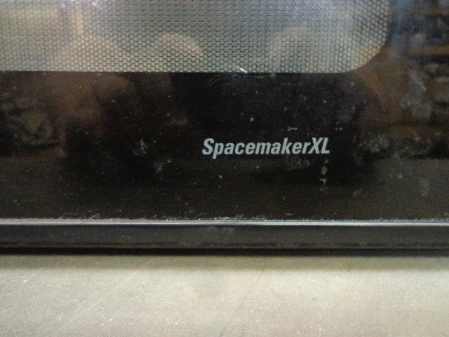 lot 53 image: Under Countertop Microwave Oven