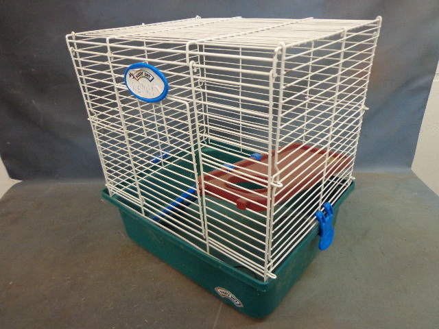 lot 57 image: Hamster Cage